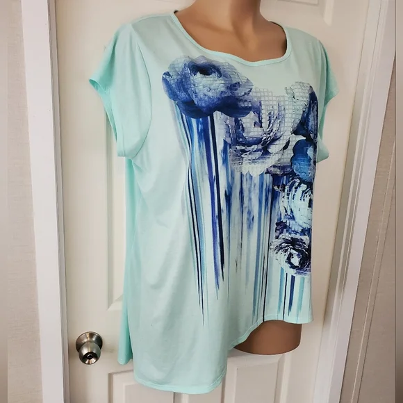 6th & Lane by Lane Bryant Asymmetric Top - Picture 2 of 13